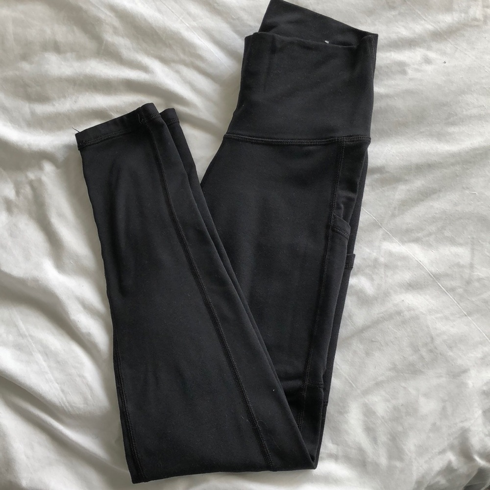 Black pocket leggings